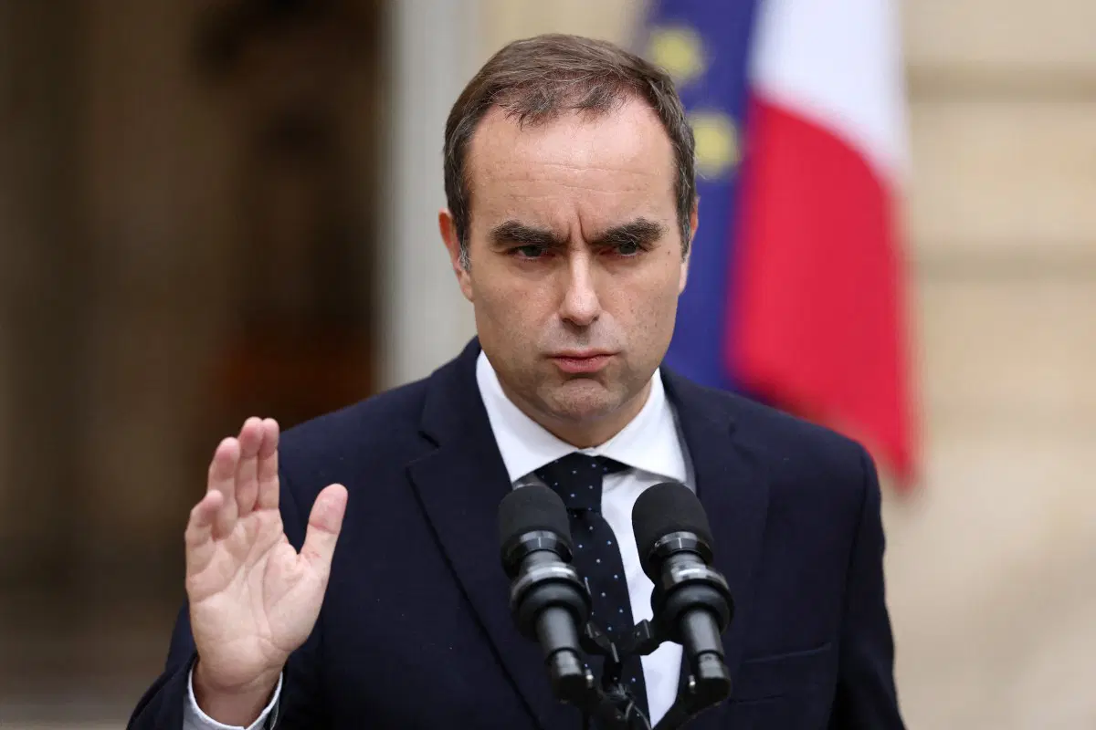 France’s new PM resigns after one month in office