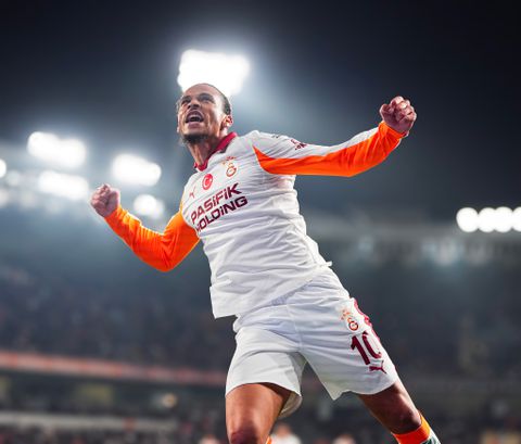 Leroy Sane celebrating for Galatasaray