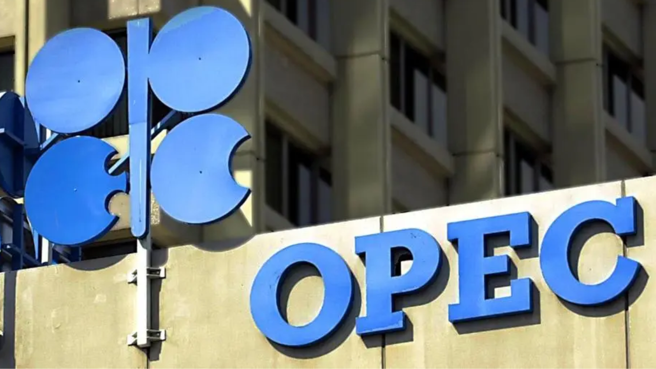 Global Oil Market Experiences Shock From OPEC Oversupply Plan