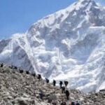 Hundreds Rescued After Blizzard Traps Trekkers Near Mount Everest