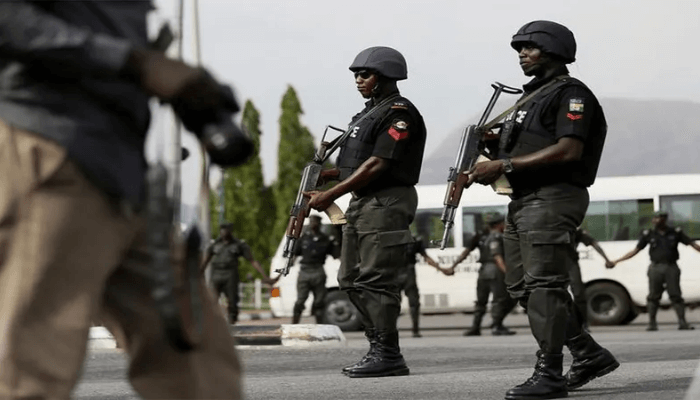 #NnamdiKanu protest: Security agencies shut access to Presidential Villa, lockdown Abuja