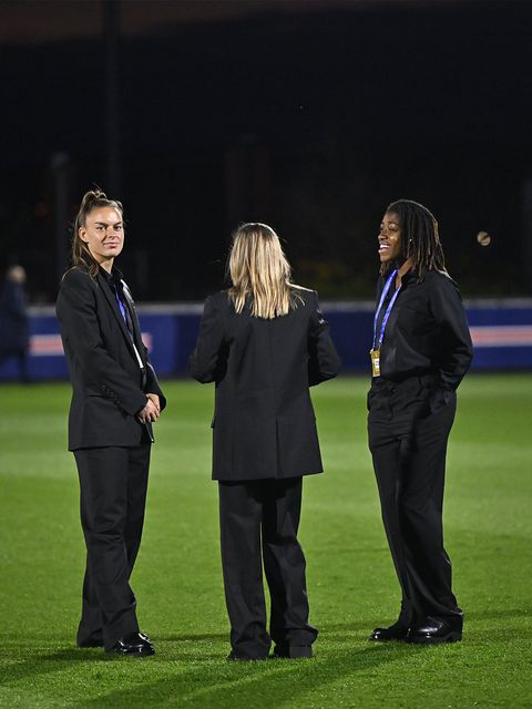 Jennifer Echegini (right) with her PSG teammates before the defeat to Real Madrid. (Photo Credit: PSG)