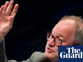 Comedian Robin Ince quits as host of BBC’s Infinite Monkey Cage